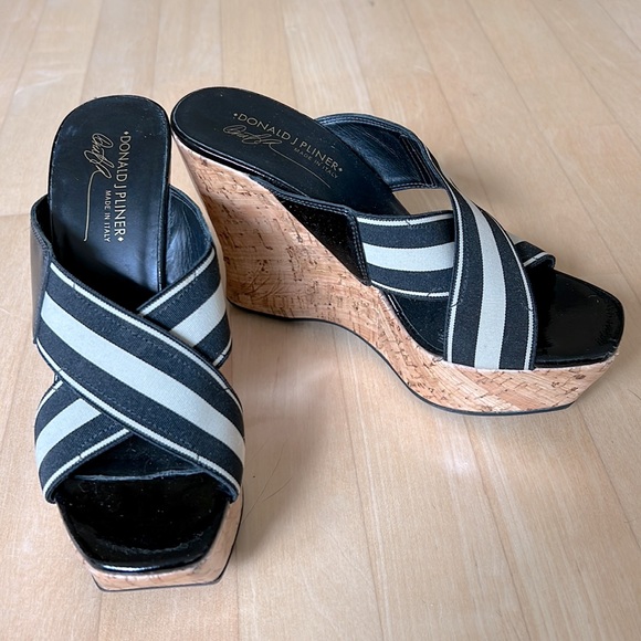 Donald J Pliner “Sim” Cork Wedge Sandals - Picture 2 of 11